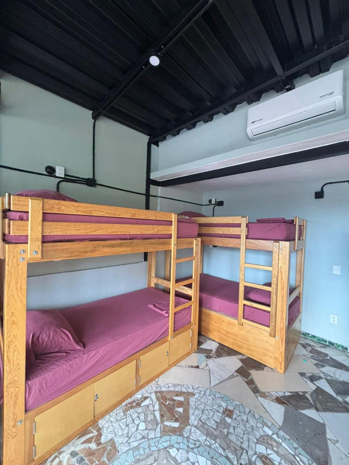 Canova & Pizza Hostel